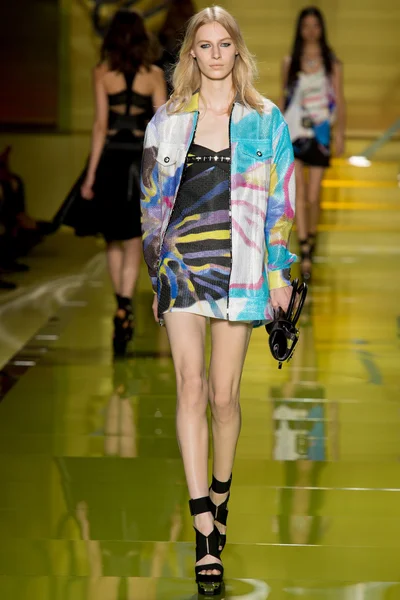 Look 11